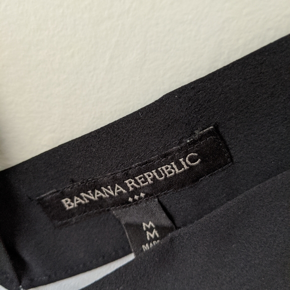 Banana Republic Black and White Sleeveless Blouse - Picture 2 of 4